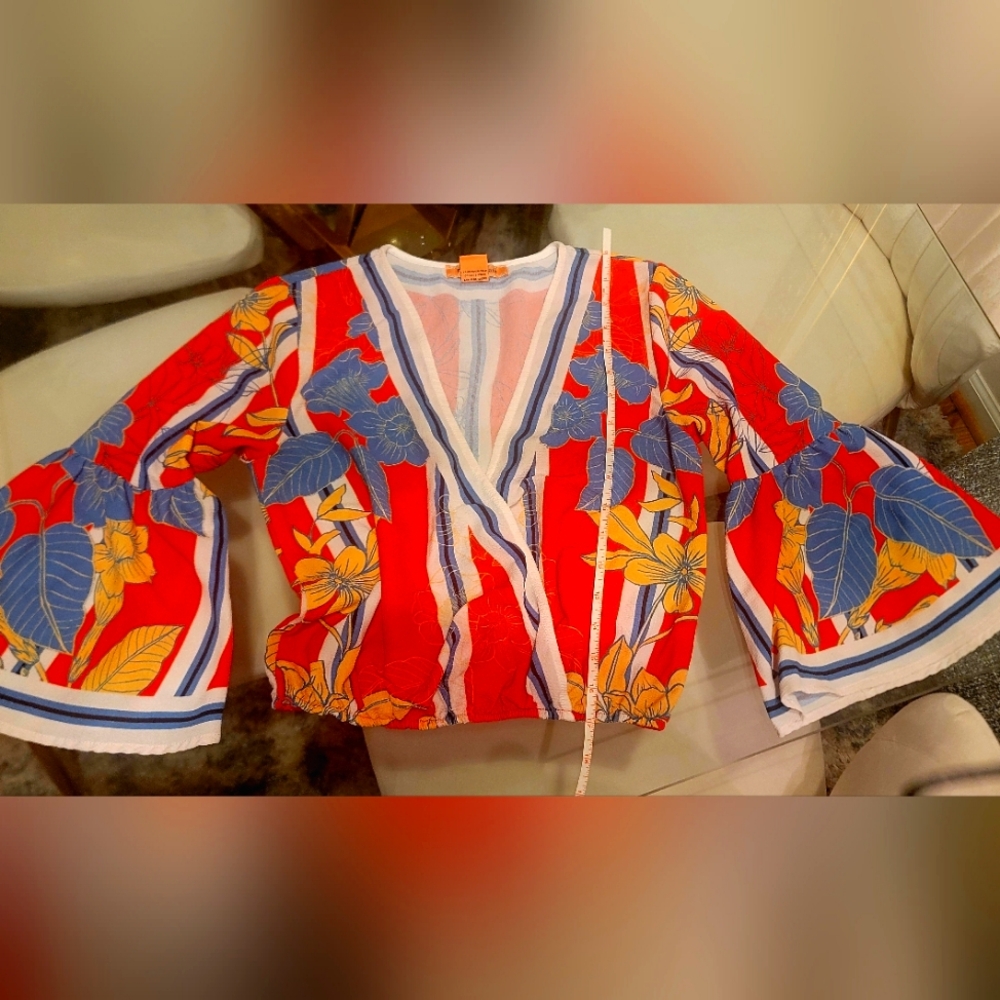 Flying Tomatoes beautiful cropped top blouse sz XS
